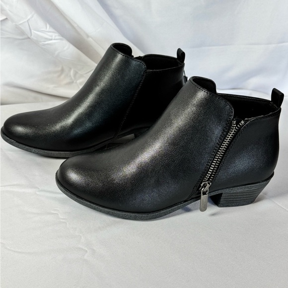 Sonoma Shoes - Sonoma Black Faux Leather Ankle Boots Zip Side Block Heel NWT Women’s